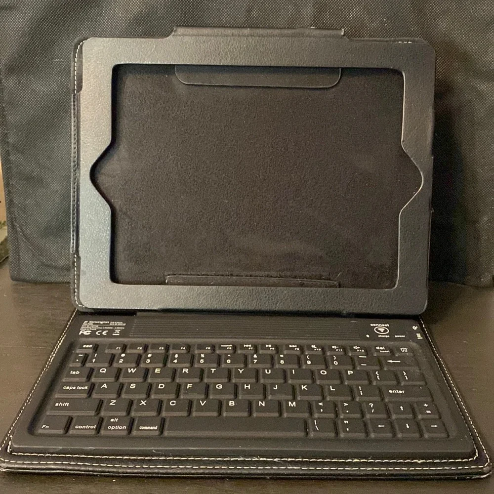 Kensington KeyFolio Bluetooth Keyboard For iPad2 used